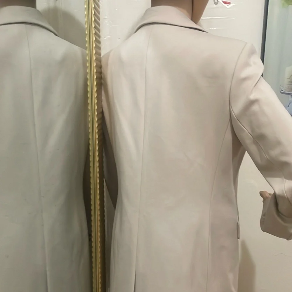T TAHARI Chic Double-Breasted Blazer